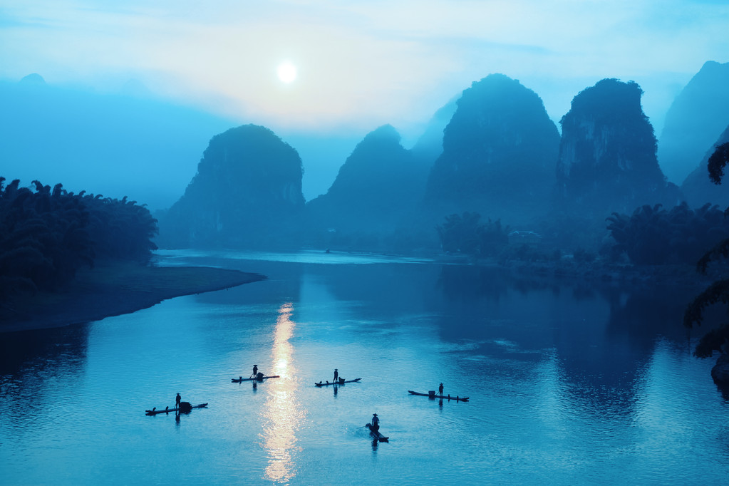阳朔风光在日出图片