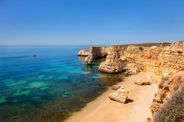 在拉各斯，阿爾加維，葡萄牙 marinha 海灘