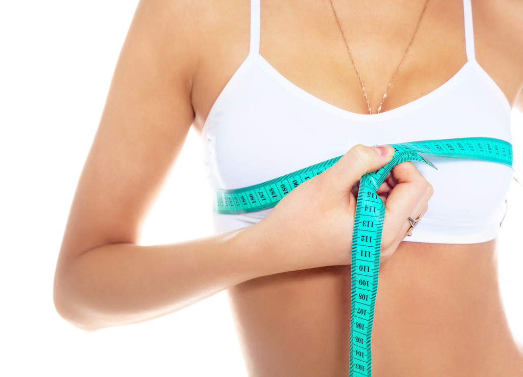 女人的措施她的乳房 女人的措施她的乳房