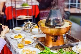 火锅桌上图片