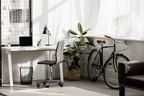 内部的家庭办公室与工作场所在现代风