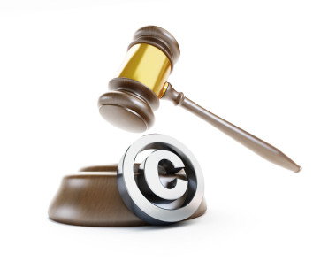 在白色背景上簽署法律版權(quán)