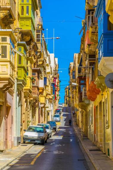 在麥芽的 senglea 的歷史中心看到一條狹窄的街道