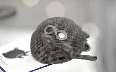 选择性激光熔化。在金属3d 打印机上打印的对象。在激光烧结机上创建的模型。方法, 解运, Sls 技术。4.0 工业革命的概念。渐进式添加剂技术