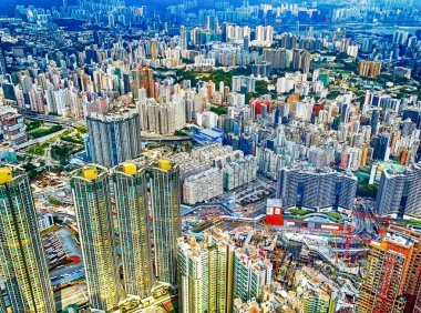 在香港九龍欣賞摩天大樓的美景