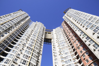 與雙塔式住宅樓