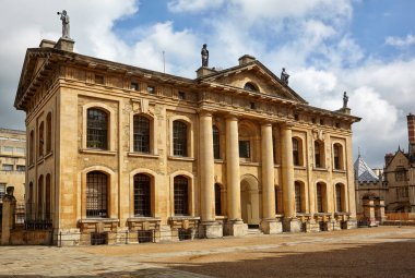 克拉倫登建筑是牛津大學18世紀的新古典主義建筑。牛津。英國