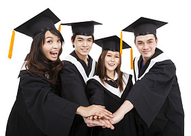 快乐年轻研究生组以成功的姿