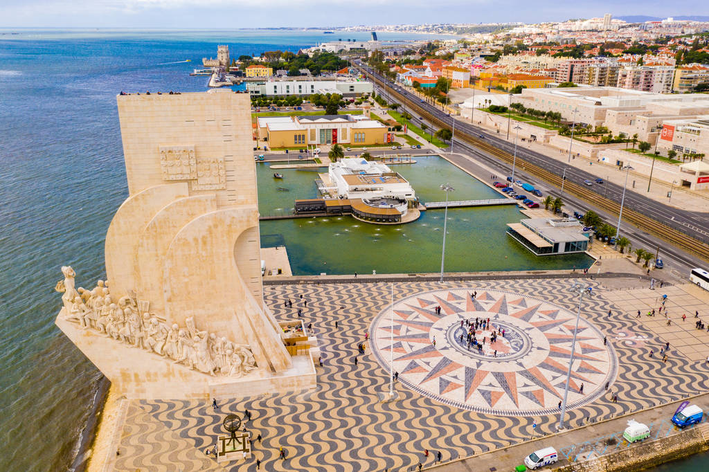 葡萄牙里斯本-2018年6月27日: 里斯本发现纪念碑鸟图 葡萄牙里斯本-2018年6月27日: 里斯本发现纪念碑鸟图