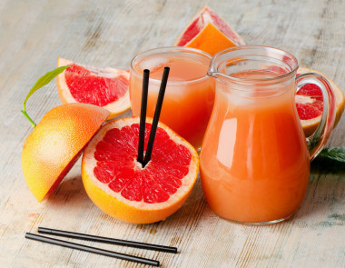 葡萄柚汁和葡萄