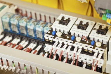 電氣布線和組件