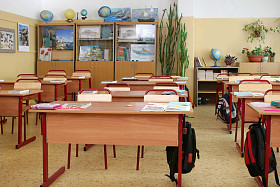 在小学的空教室图片