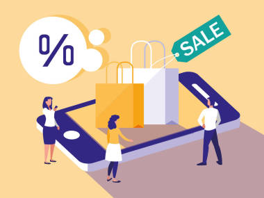 迷你的人與智能手機(jī)和在線購物