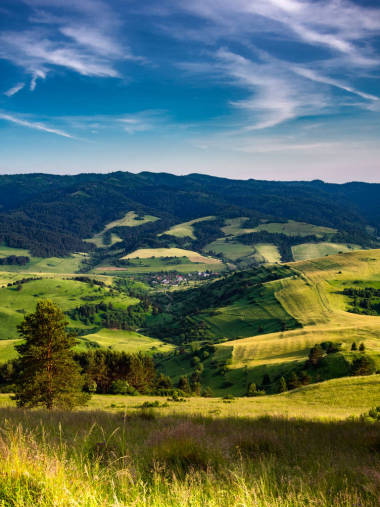From the villages of Spis Magura and Velky Lipnik in the Mountains of Wysoki Vitch (Slashtshavsky). Mount Pineni, Slovakia