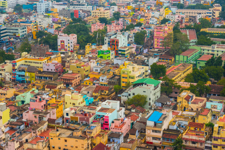 在擁擠的印度城市 trichy 多彩家園