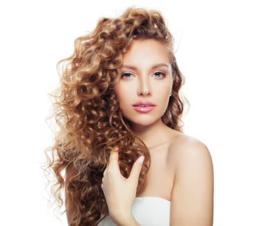 在白色查出的完美的年輕婦女照片