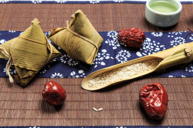 粽子是中國的傳統(tǒng)小吃圖片