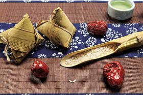 粽子是中国的传统小吃图片