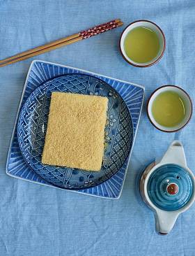 韩国传统食品黄蒸年糕图片