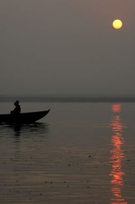 在恒河上日落