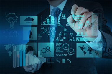 商人手與新現(xiàn)代計(jì)算機(jī)和業(yè)務(wù)的工作