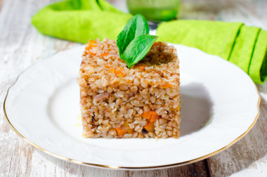 蕎麥燉蔬菜和菠菜圖片