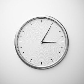 白墙上时钟图片