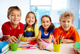 学校里的朋友图片