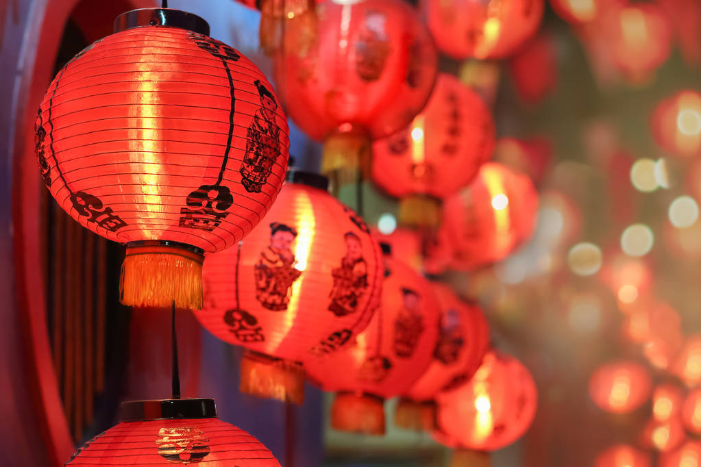 在唐人街的中国新年灯