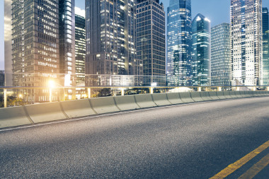 公路和城市图片