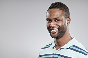 非洲裔美国人微笑肖像图片