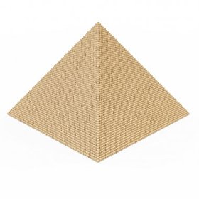 古老的金字塔在白色背景上孤立