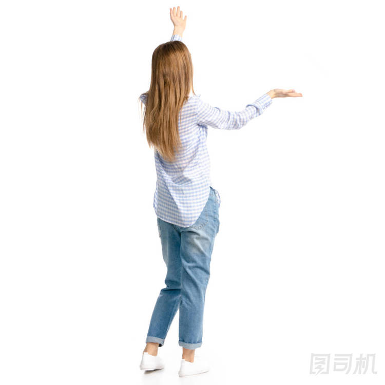 藍(lán)色牛仔褲和襯衫顯示的婦女照片