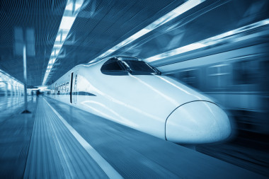 現(xiàn)代高速列車(chē)