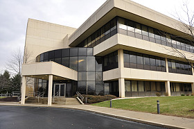 现代化的办公大楼图片