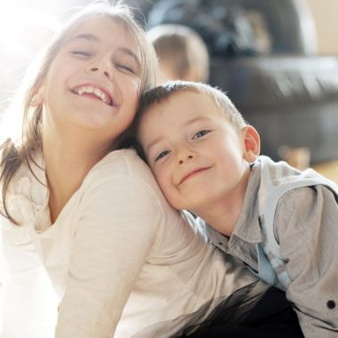 弟弟和妹妹圖片