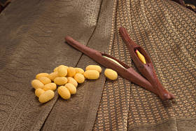 泰国丝绸和卷轴图片