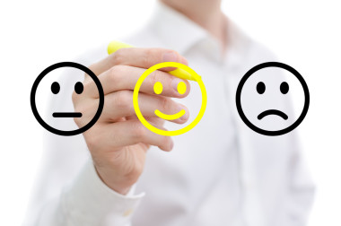 给予积极反馈的人图片