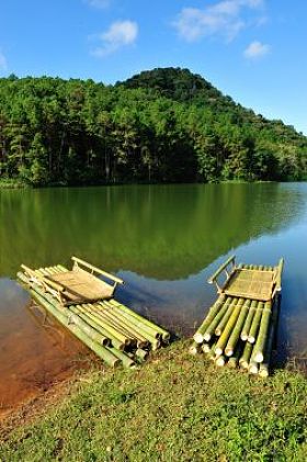 竹筏上彭 ung 水库湖、 湄宏顺、 thaialand