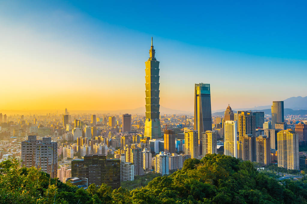 台北101楼和弧形建筑的美丽风景和城市景