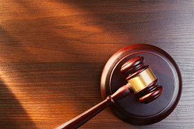 褐色的木槌照片