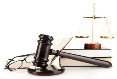 金秤的正義、 木槌和書(shū)上白色隔離