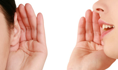 婦女說(shuō)，聽聽八卦的女人