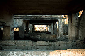 毁了后世界末日风格的黑暗建筑。佩斯佩克蒂夫