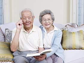 高级亚洲夫妇图片