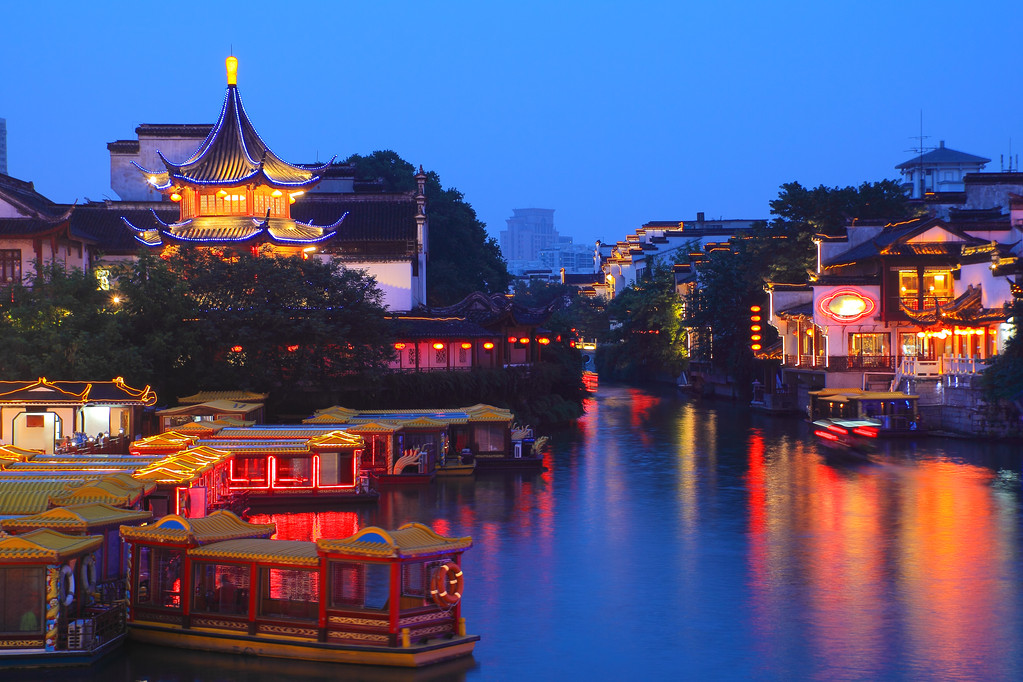 在夫子庙在运河上的游船图片 在夫子庙在运河上的游船图片