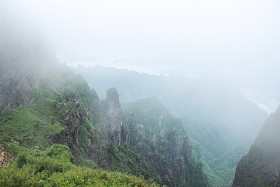 中国湖北神农架山景观图片