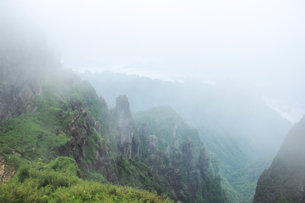 中国湖北神农架山景观图片