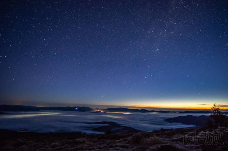 日出時天空中的星星
