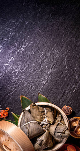 宗子,汤圆蒸笼蒸锅,黑色底色,龙舟端武节,关门,复制空间,顶视图,平铺